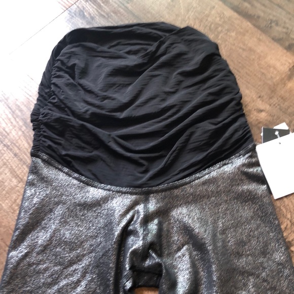 NWT Beyond The Bump twinkle foil midi leggings - Picture 4 of 5